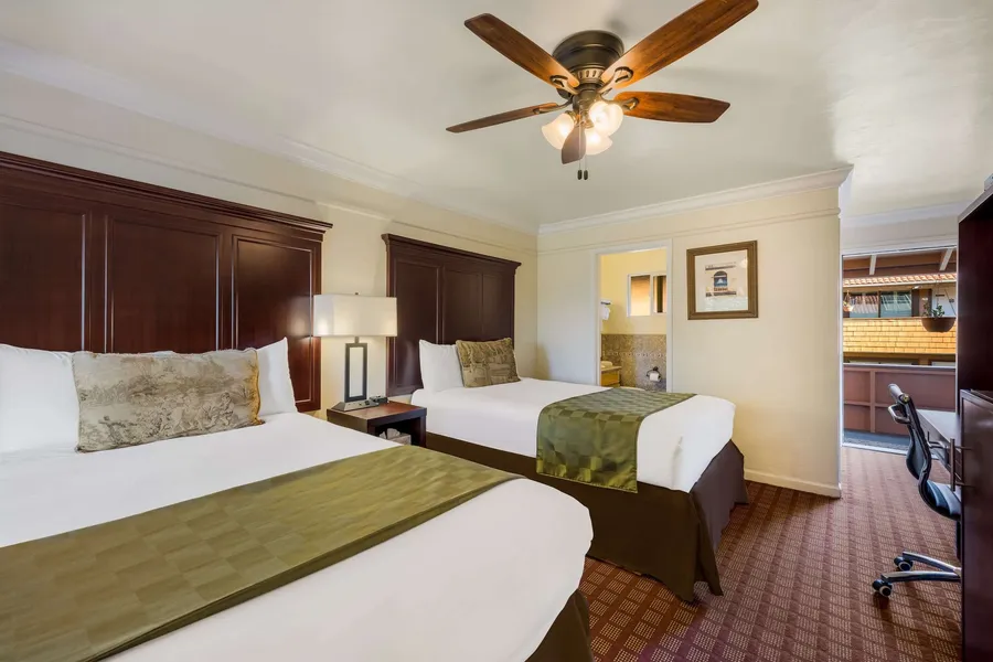 Clarion Collection Carmel Oaks Inn hotel detail image 6
