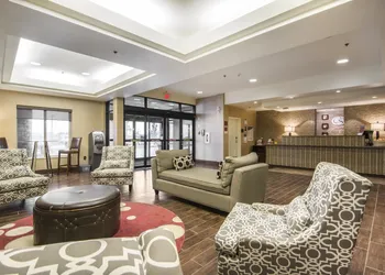 Comfort Suites Saskatoon hotel thumbnail 2