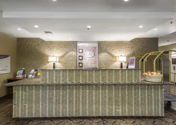 Comfort Suites Saskatoon hotel thumbnail 4
