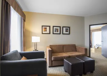 Comfort Suites Saskatoon hotel thumbnail 6