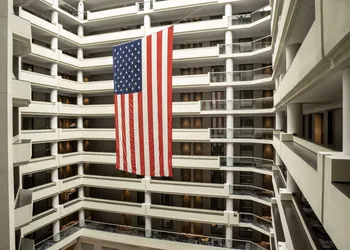 Embassy Suites by Hilton Crystal City National Airport hotel thumbnail 4