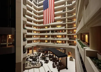 Embassy Suites by Hilton Crystal City National Airport hotel thumbnail 6