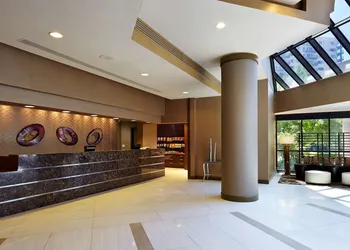 Embassy Suites by Hilton Crystal City National Airport hotel thumbnail 7