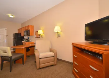 Candlewood Suites Clarksville by IHG hotel thumbnail 5