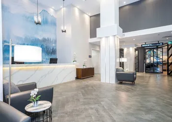 Sandman Signature Calgary Downtown Hotel hotel thumbnail 2