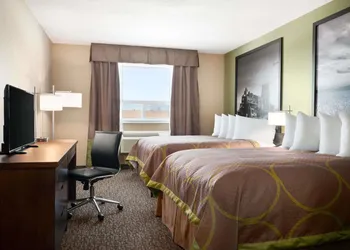 Super 8 by Wyndham Regina hotel thumbnail 3