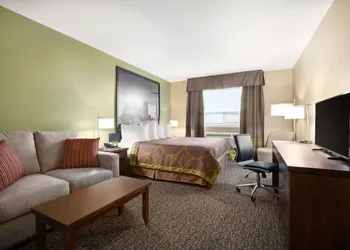 Super 8 by Wyndham Regina hotel thumbnail 5