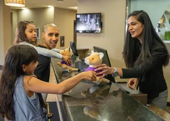 Acclaim Hotel By CLIQUE hotel thumbnail 2