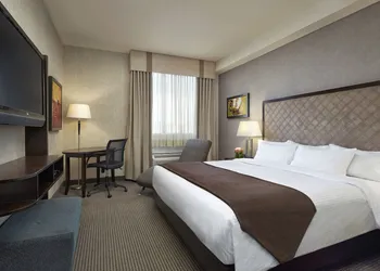 Acclaim Hotel By CLIQUE hotel thumbnail 4