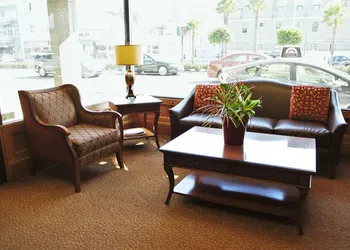 Cow Hollow Inn & Suites hotel thumbnail 2