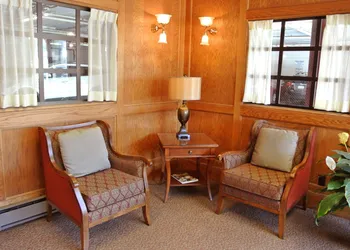 Cow Hollow Inn & Suites hotel thumbnail 4
