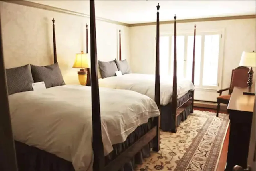Cow Hollow Inn & Suites hotel detail image 6