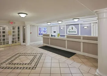 La Quinta Inn by Wyndham Omaha West hotel thumbnail 4