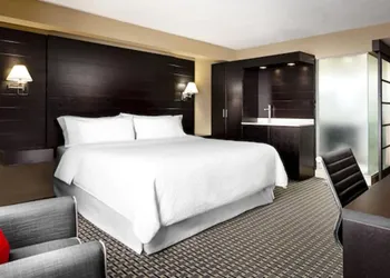 Four Points by Sheraton Mississauga Meadowvale hotel thumbnail 3