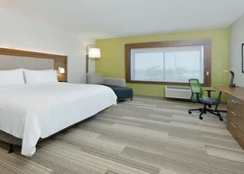 Holiday Inn Express & Suites Oklahoma City West-Yukon by IHG hotel thumbnail 4