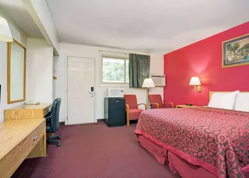 Travelodge by Wyndham Red Wing hotel thumbnail 8