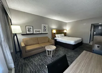 Country Inn & Suites by Radisson, Williamsburg East (Busch Gardens), VA hotel thumbnail 4