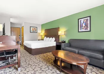 SureStay Plus Hotel by Best Western Bettendorf hotel thumbnail 6