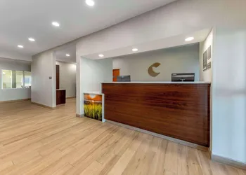 Comfort Inn & Suites Oklahoma City North - Quail Springs hotel thumbnail 2