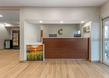 Comfort Inn & Suites Oklahoma City North - Quail Springs hotel thumbnail 3