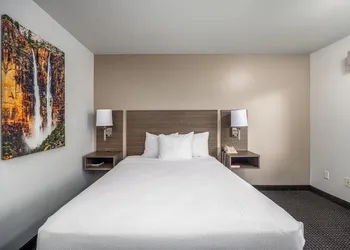 St. George Inn & Suites hotel thumbnail 4