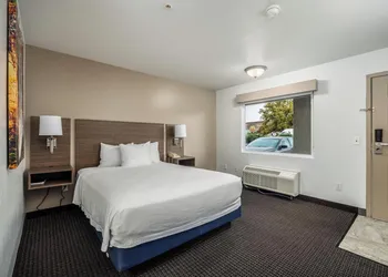 St. George Inn & Suites hotel thumbnail 6