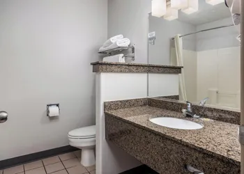 St. George Inn & Suites hotel thumbnail 8