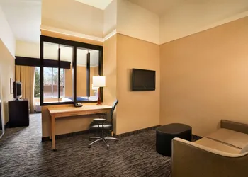 DoubleTree by Hilton Hotel Oklahoma City Airport hotel thumbnail 2