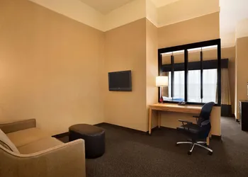 DoubleTree by Hilton Hotel Oklahoma City Airport hotel thumbnail 6