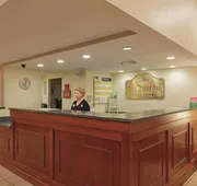 La Quinta Inn & Suites by Wyndham Warwick Providence Airport hotel detail image 3