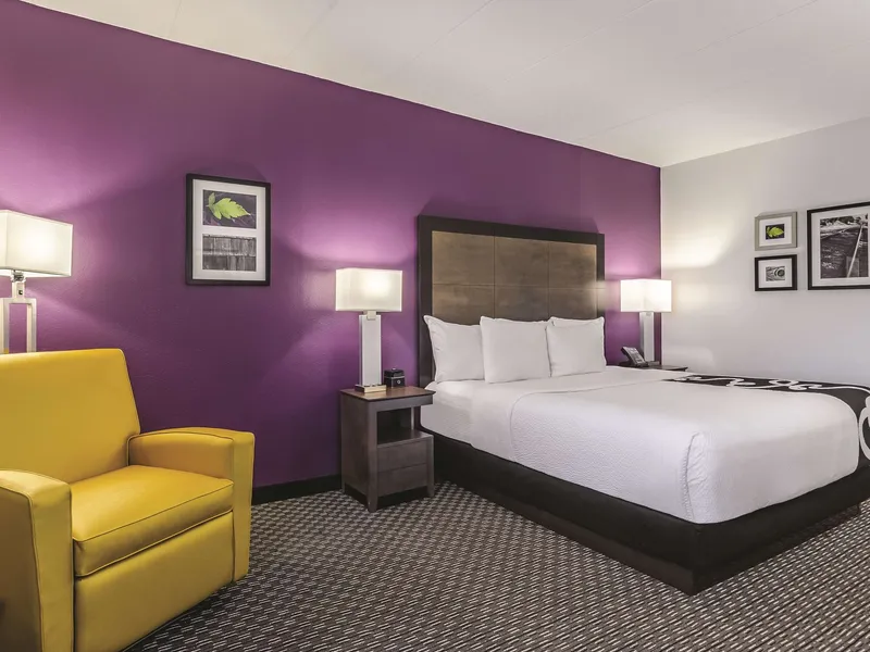 La Quinta Inn & Suites by Wyndham Warwick Providence Airport hotel detail image 6