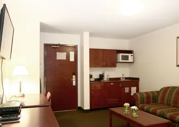 Foxwood Inn & Suites hotel thumbnail 4