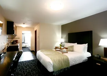 Foxwood Inn & Suites hotel thumbnail 6