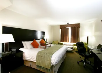 Foxwood Inn & Suites hotel thumbnail 7