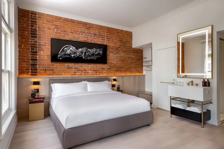 Gladstone Hotel & Suites hotel detail image 6