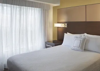 Cambridge Suites Mississauga hotel thumbnail 6