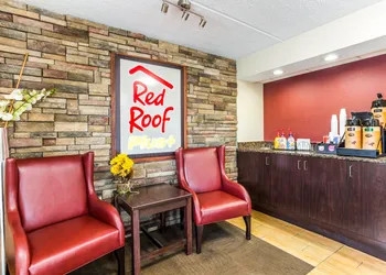 Red Roof Inn PLUS+ Nashville North - Goodlettsville hotel thumbnail 2