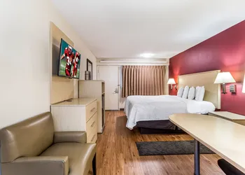 Red Roof Inn PLUS+ Nashville North - Goodlettsville hotel thumbnail 7