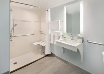 Holiday Inn Charlottesville-Univ Area by IHG hotel thumbnail 7