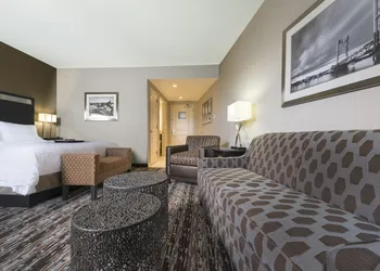 Hampton Inn & Suites Portsmouth Downtown hotel thumbnail 8