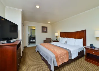 Blu Pacific Hotel hotel thumbnail 8