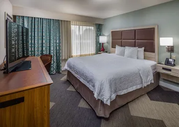 Hampton Inn San Francisco Airport hotel thumbnail 7