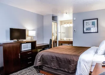 Clarion Hotel By Humboldt Bay hotel thumbnail 8