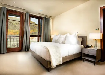 Solaris Residences hotel thumbnail 4