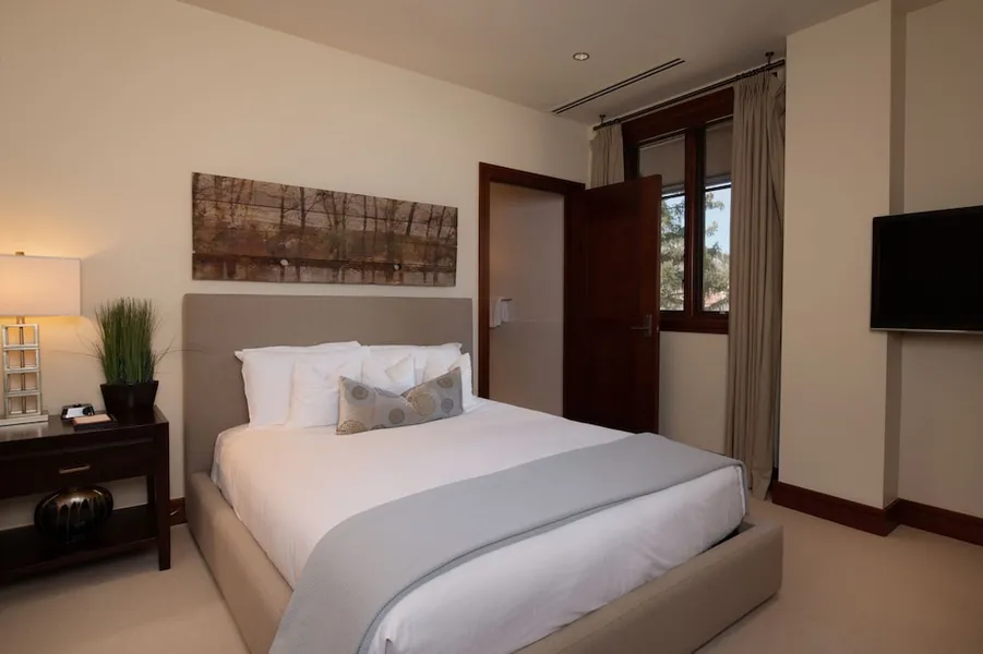 Solaris Residences hotel detail image 6