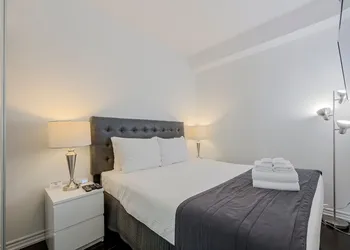Canada Suites on Bay hotel thumbnail 3