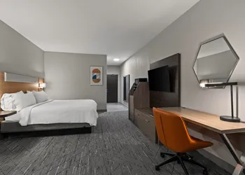 Holiday Inn Express & Suites Oklahoma City NW-Quail Springs by IHG hotel thumbnail 7