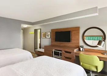 Hampton Inn & Suites Ft. Lauderdale Arpt/South Cruise Port hotel thumbnail 8