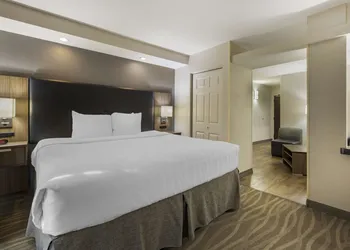 Best Western Plus Nashville Airport Hotel hotel thumbnail 7