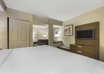 Best Western Plus Nashville Airport Hotel hotel thumbnail 8